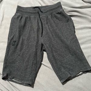 Under Armour fitted shorts size medium